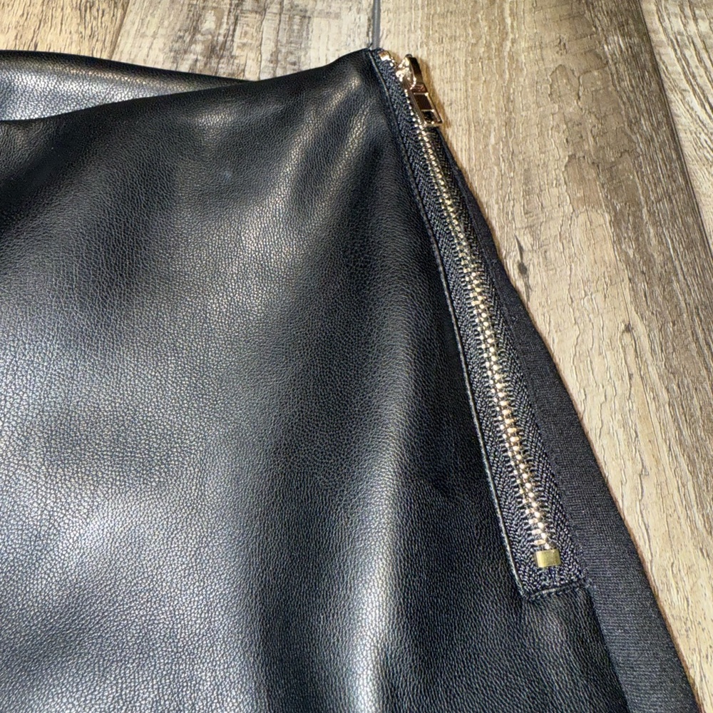 Black Faux Leather Leggings Tahari Size 2 NWT - Picture 4 of 8